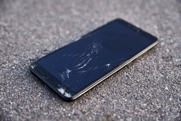 Cómo proteger tu teléfono de caídas: 5 consejos esenciales